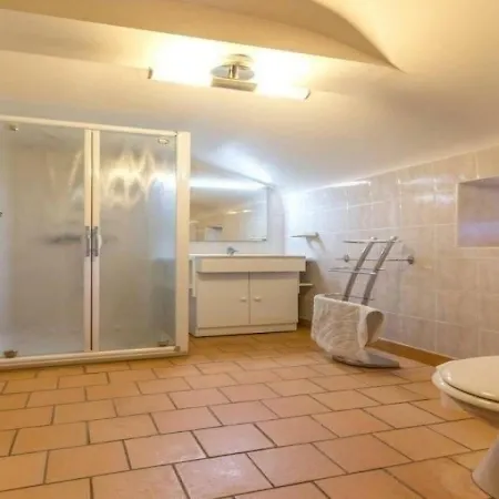 Villa 2 *